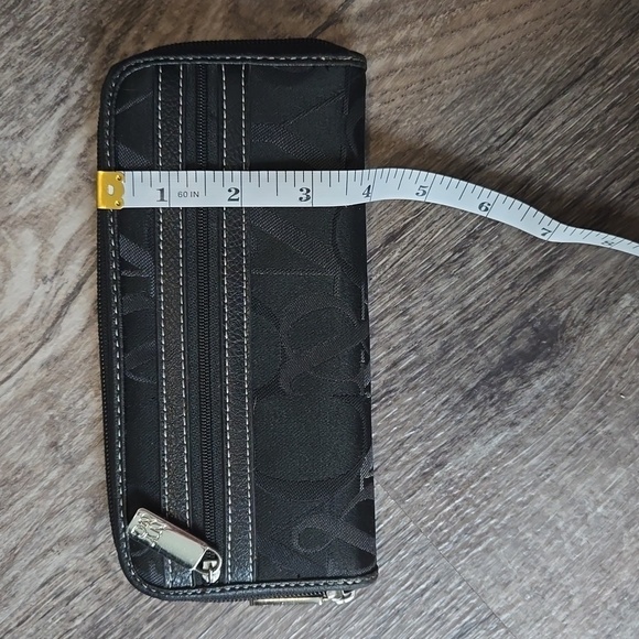 New York & Company black monogrammed wallet - Picture 5 of 7